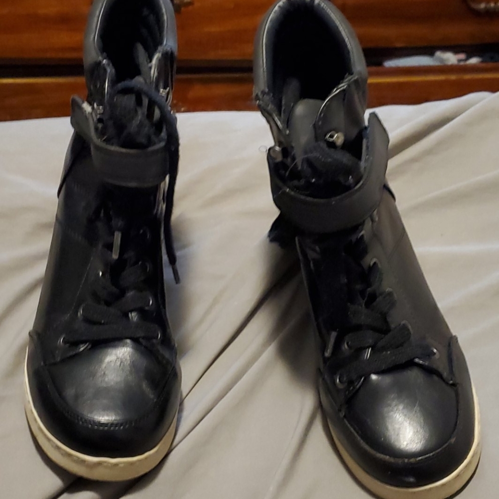 Black Wedged tennis shoes